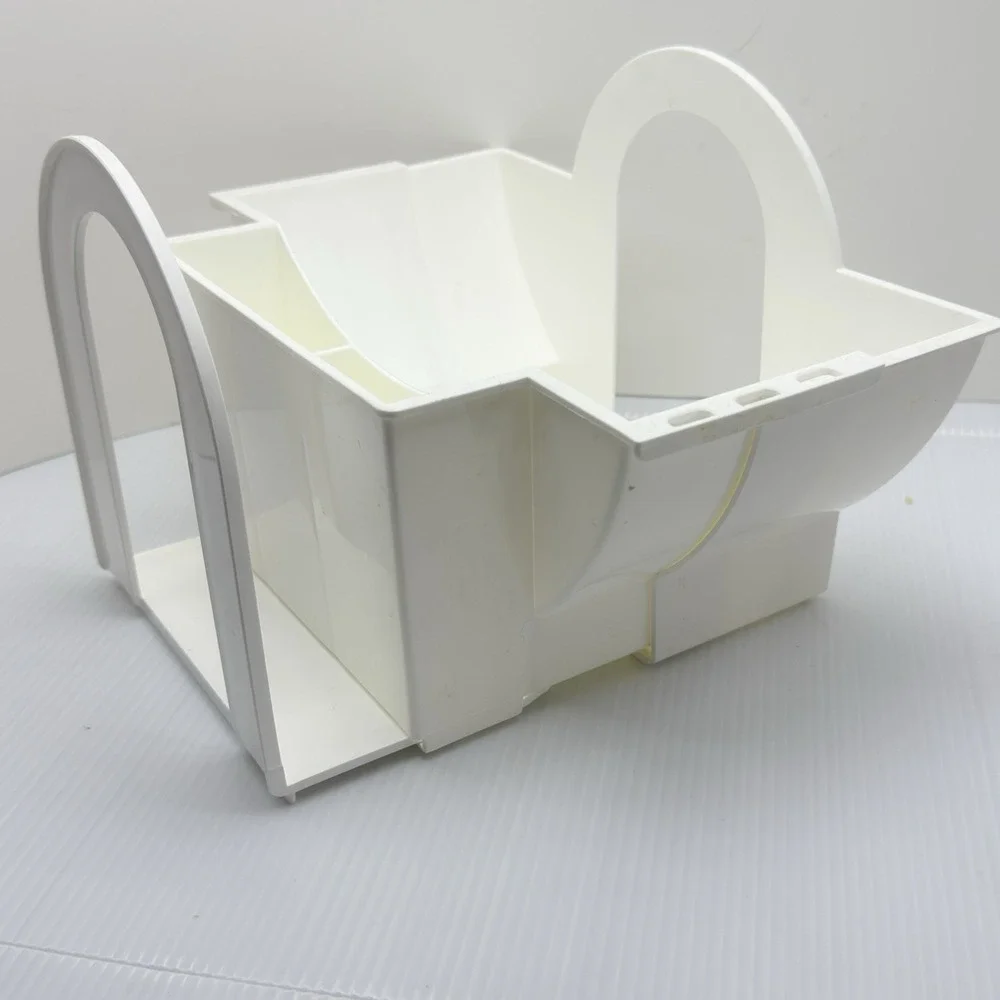 Pampered Chef Adjustable Plate Caddy #2831 Picnic Camping Outdoor Plate Utensil